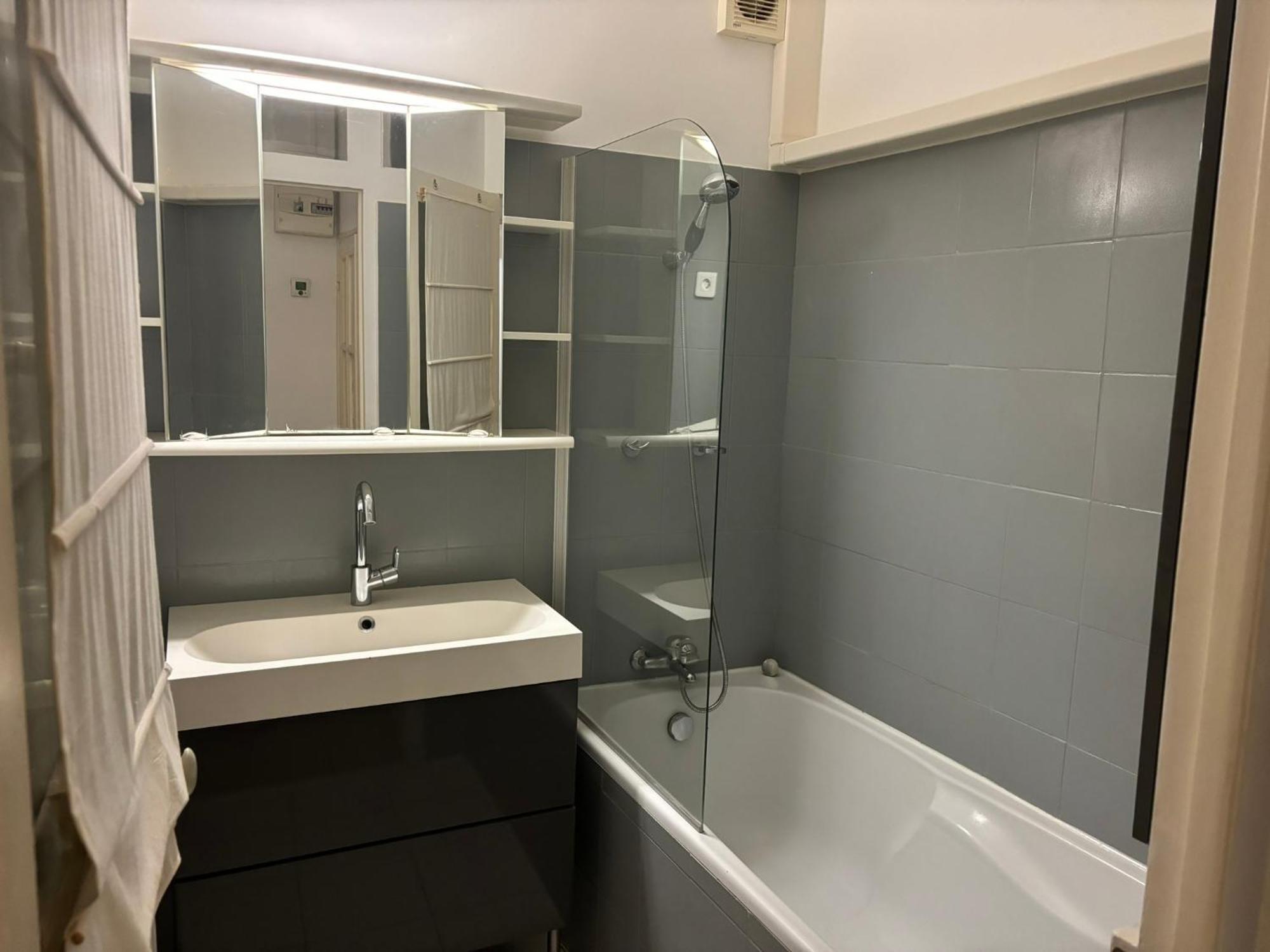 2 Bedroom Funky Apartment In The Heart Of The Old Town Of أنتيب المظهر الخارجي الصورة